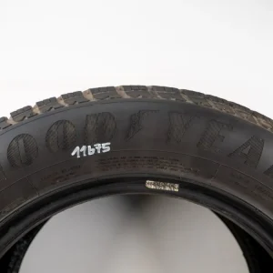 Zvýhodněná cena | Zimní Goodyear 255/60R18 - 4ks - vzorek cca 6,4 mm