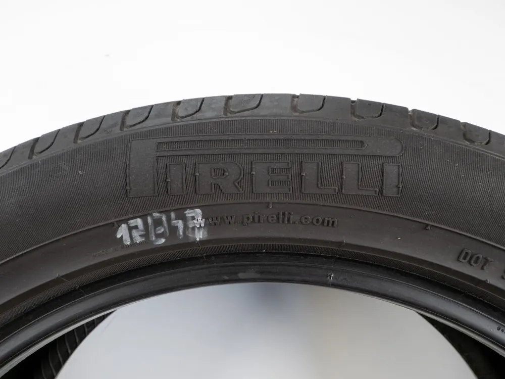 Sleva - Letní Pirelli 235/50R19 - 2ks - vzorek cca 4,7 mm