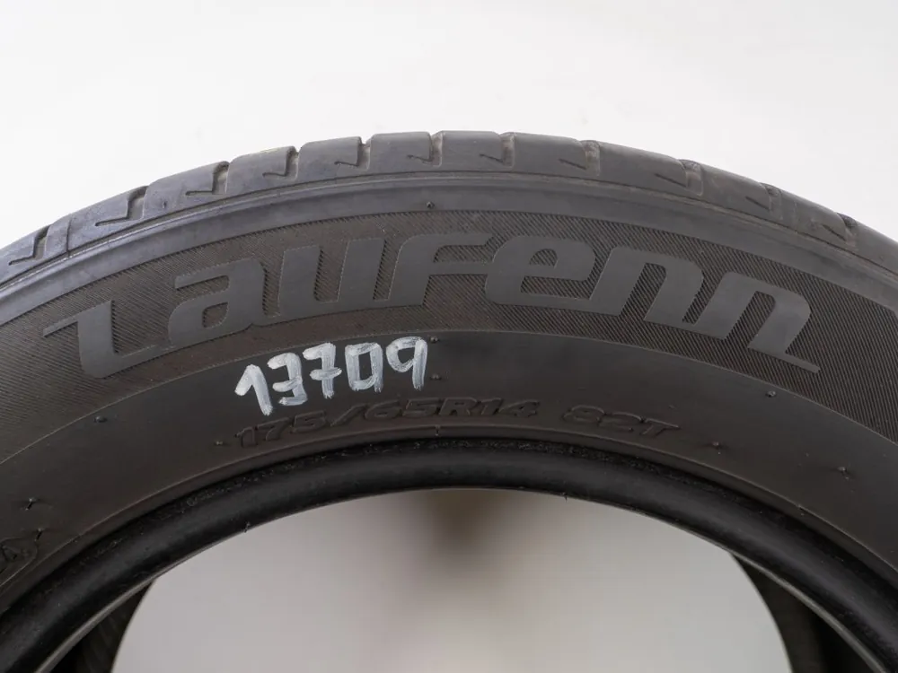 Omezené množství - Letní Laufenn 175/65R14 - 2ks - vzorek cca 5,8 mm