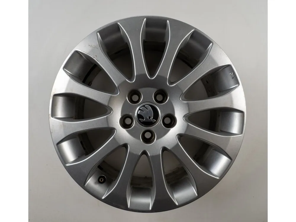 Škoda Fabia 16" Originální alu kola - Kupte nyní