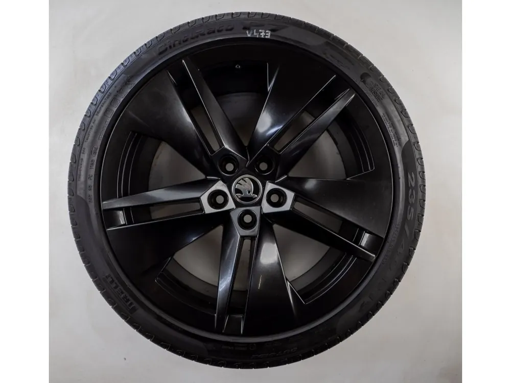 K objednání | Škoda Karoq 19" Originální letní sada