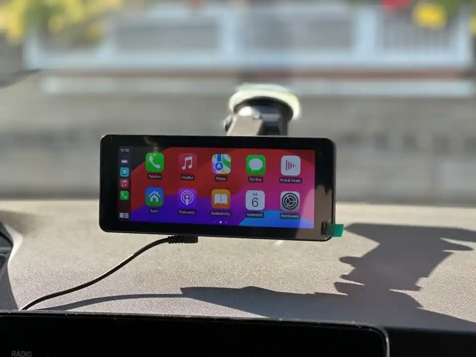 Nově v e-shopu | nE Monitor 6,86" s Apple CarPlay, Android auto, Bluetooth, USB/micro SD, kamerový vstup ds-686ca