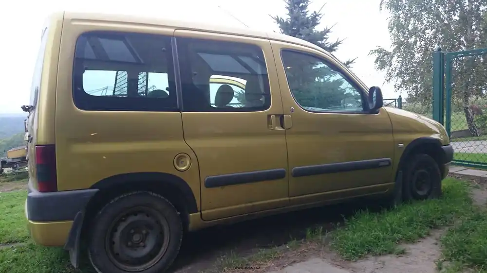 Plastové lemy blatníku Peugeot Partner / Citroen Berlingo 1996-2003 - Do košíku