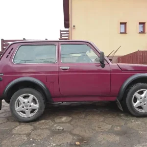 Plastové lemy Lada Niva 1976-2010 bez lišty | Kupte nyní