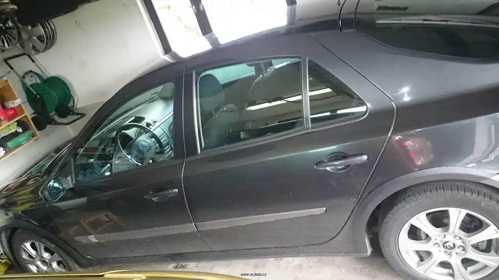 Lemy blatníku Renault Laguna II liftback 2005-2007 - Výprodej