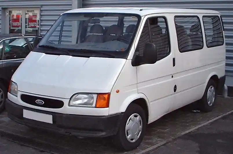 Poslední dny - Plastové lemy blatníku Ford Transit 1994-2001