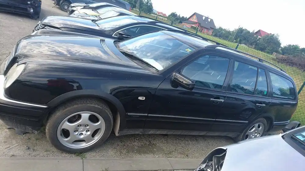 Prémiová kvalita - Plastové lemy blatníku Mercedes Benz E combi 1995-2003